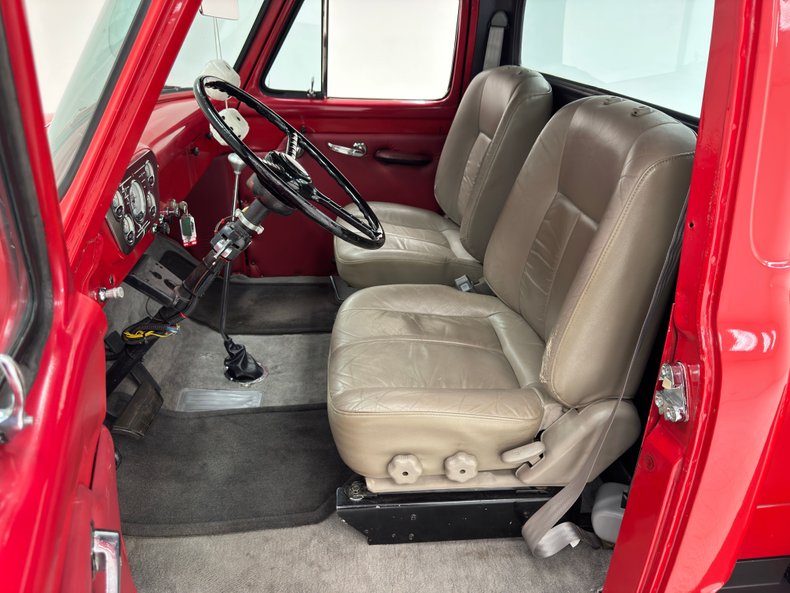 Ford-F-100-1954-Vermillion-Red-Gray-34