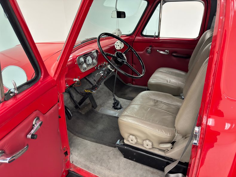 Ford-F-100-1954-Vermillion-Red-Gray-35