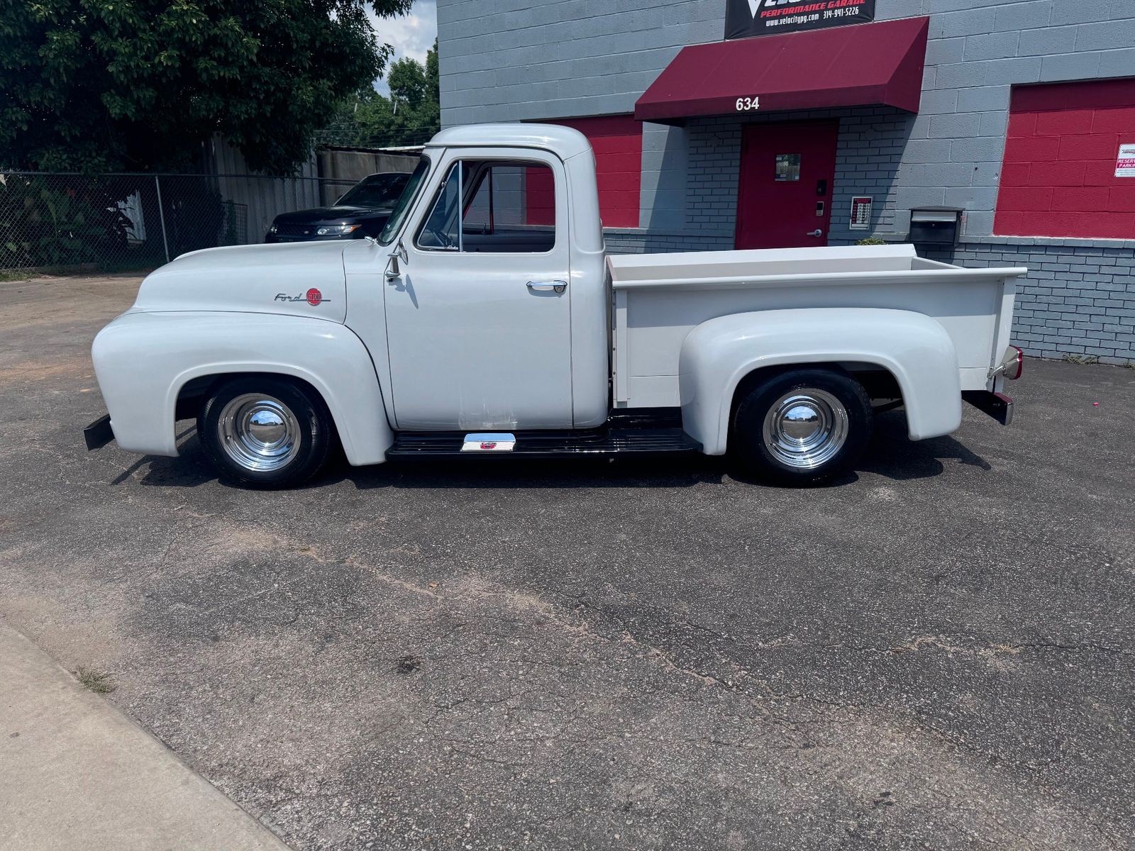 Ford-F-100-1955-Pickup-Truck-3