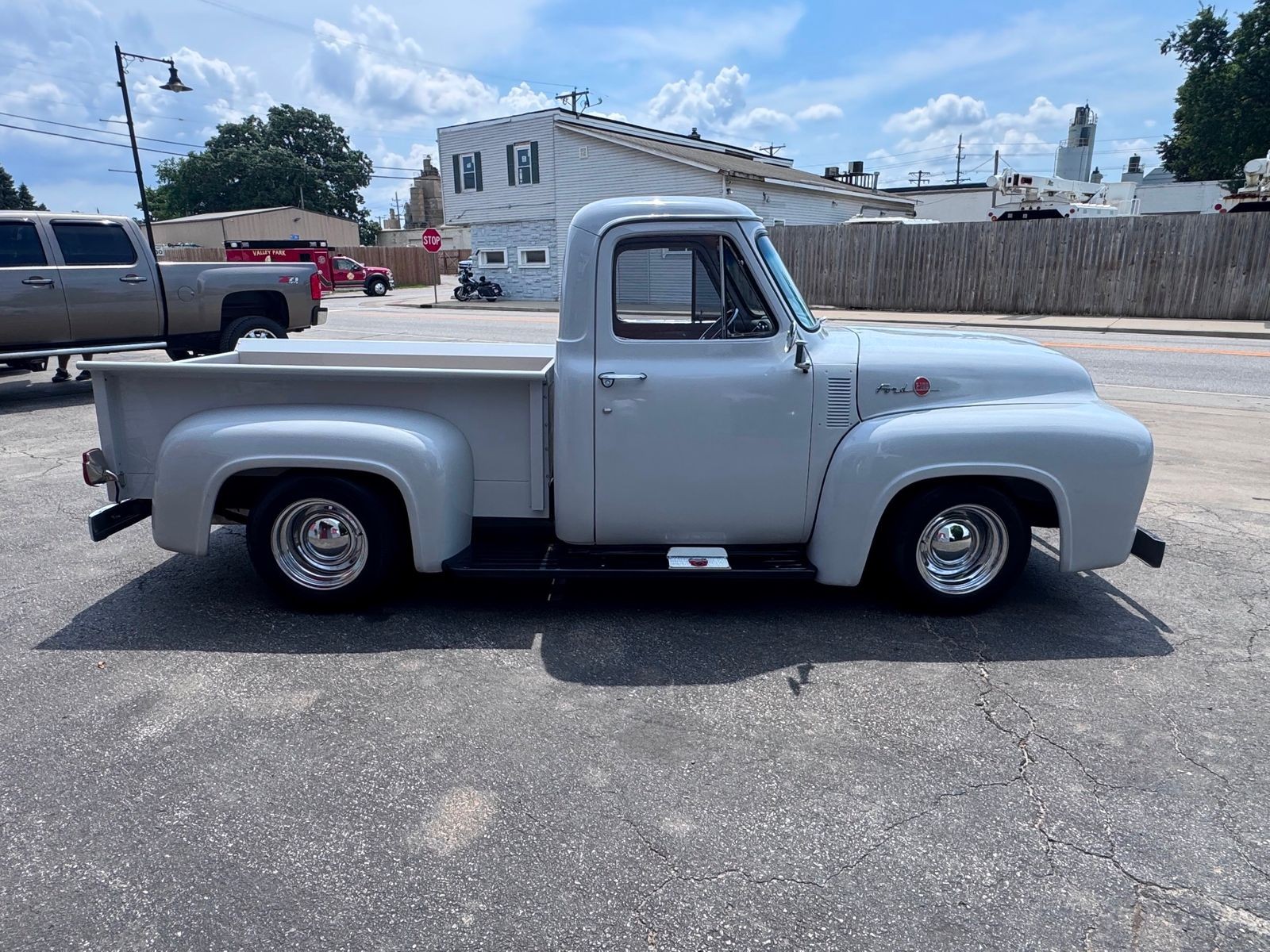 Ford-F-100-1955-Pickup-Truck-8