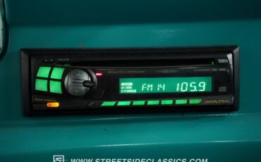 Ford-F-100-1960-Caribbean-Turquoise-Charcoal-40