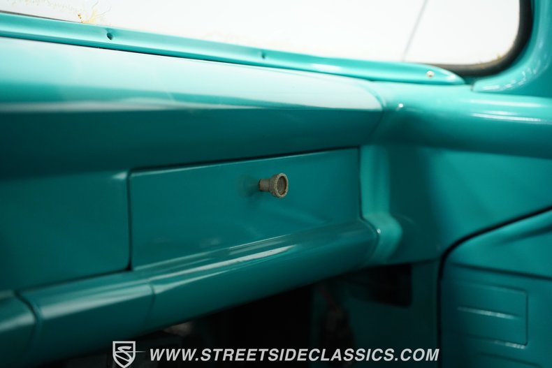 Ford-F-100-1960-Caribbean-Turquoise-Charcoal-42