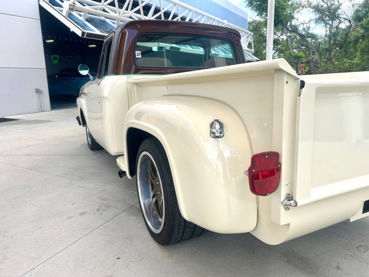 Ford-F-100-1962-Pickup-Truck-12