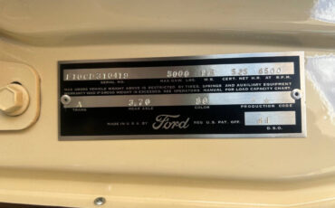 Ford-F-100-1962-Pickup-Truck-36