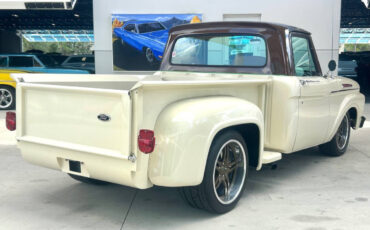 Ford-F-100-1962-Pickup-Truck-4