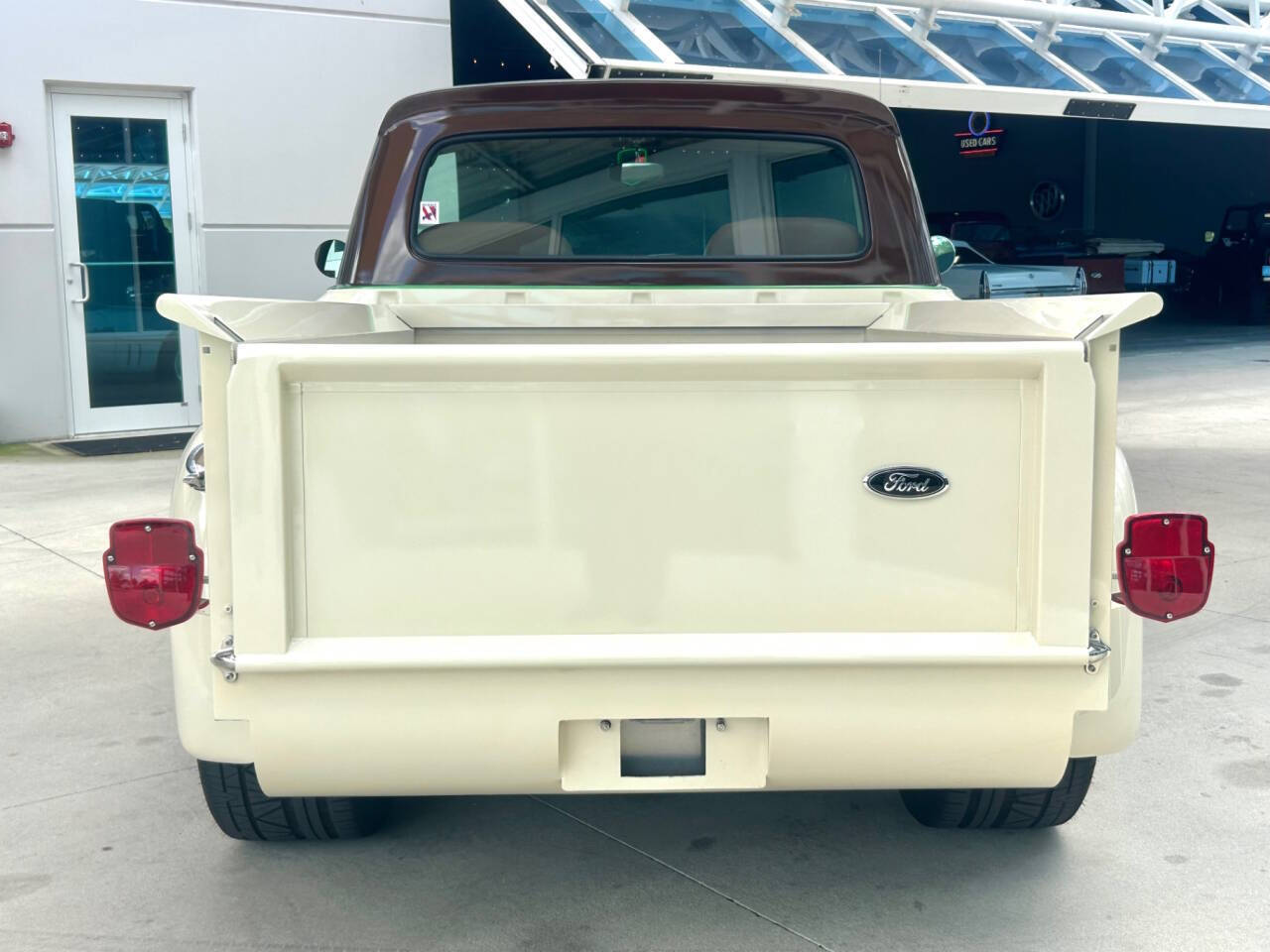 Ford-F-100-1962-Pickup-Truck-5
