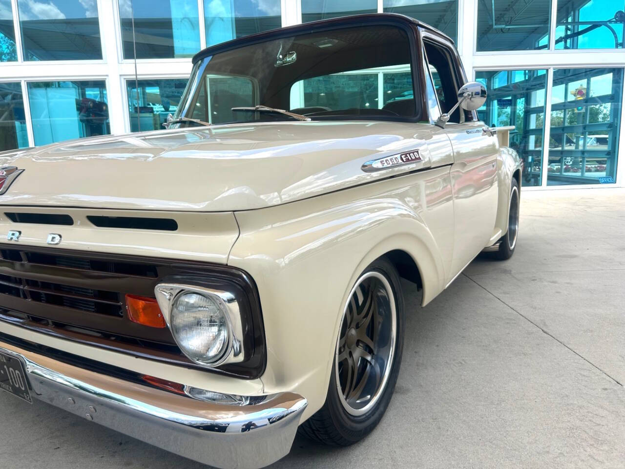 Ford-F-100-1962-Pickup-Truck-9