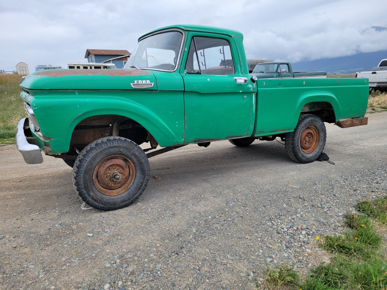 Ford-F-100-1964-Pickup-Truck-2