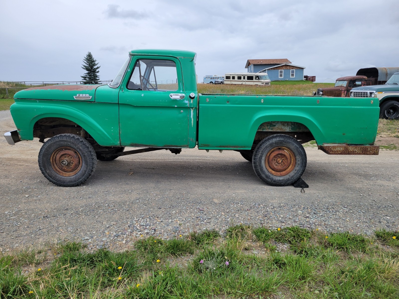 Ford-F-100-1964-Pickup-Truck-3