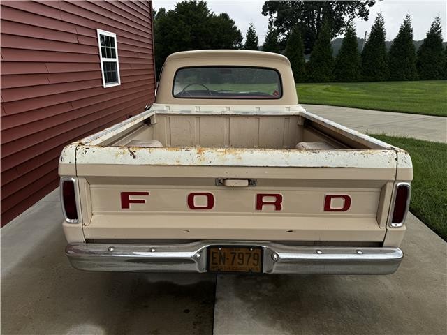 Ford-F-100-1966-9