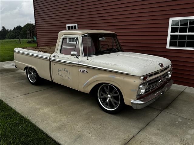 Ford F-100 1966 --