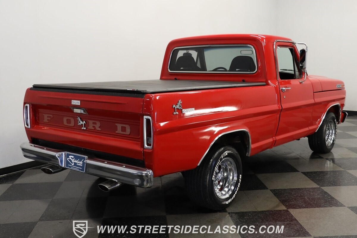 Ford-F-100-1967-Pickup-Truck-10