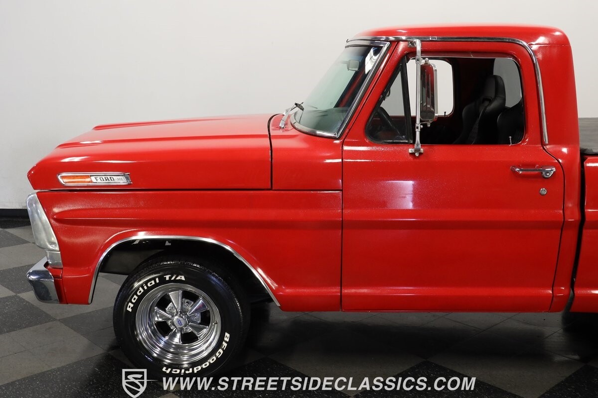 Ford-F-100-1967-Pickup-Truck-22