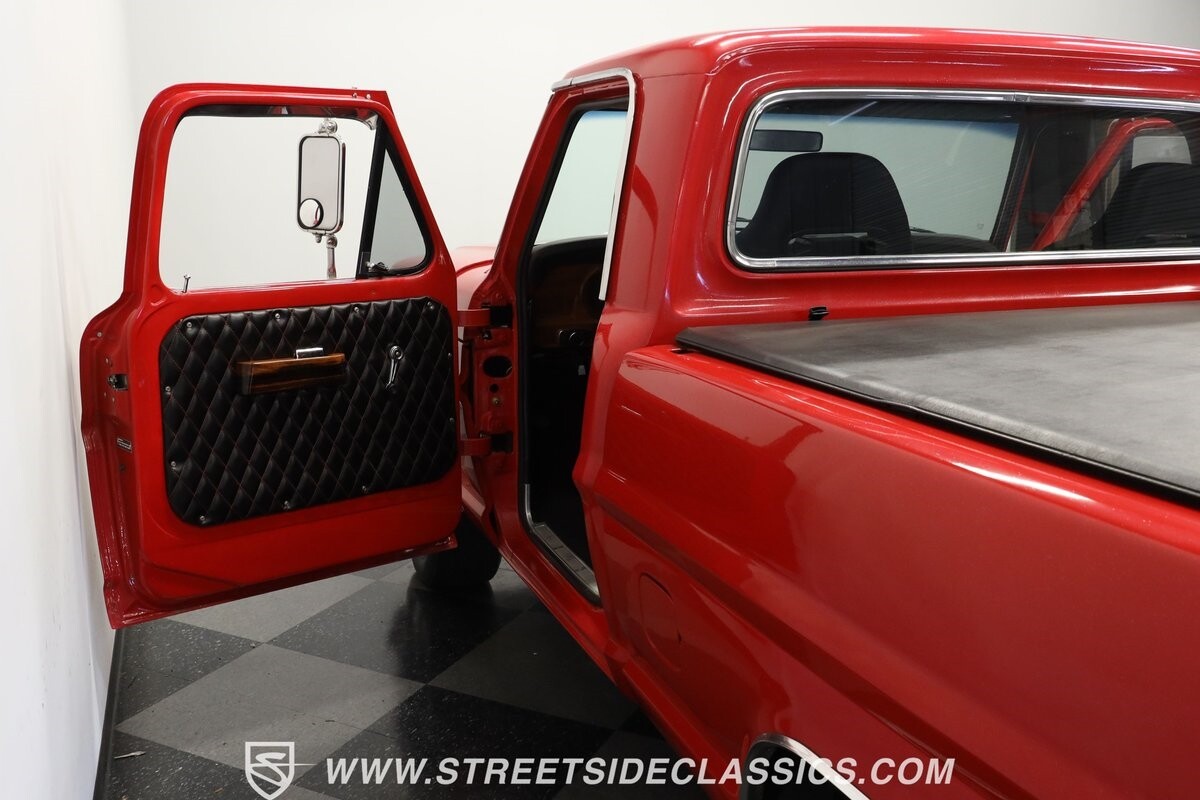Ford-F-100-1967-Pickup-Truck-32