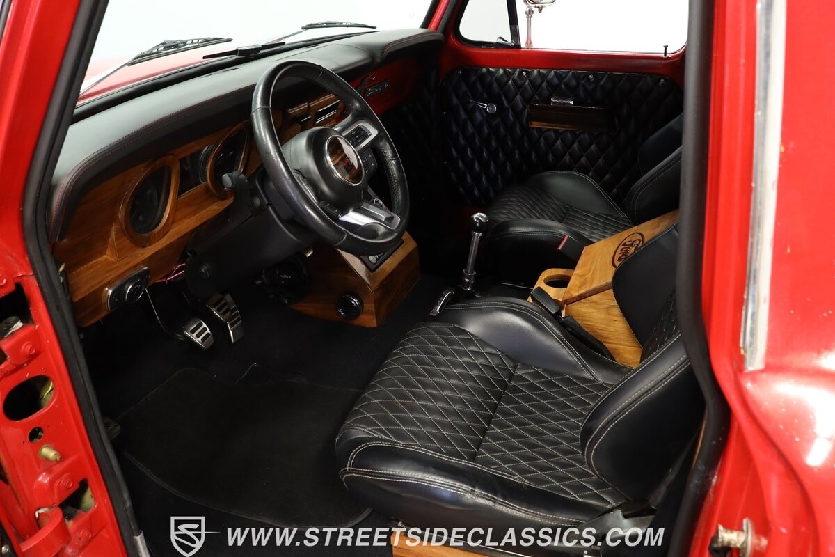 Ford-F-100-1967-Pickup-Truck-4