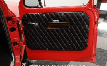Ford-F-100-1967-Red-Metallic-Flake-Black-10