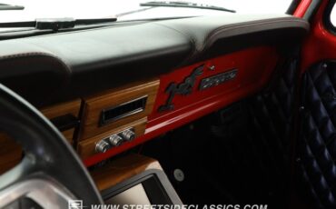 Ford-F-100-1967-Red-Metallic-Flake-Black-15