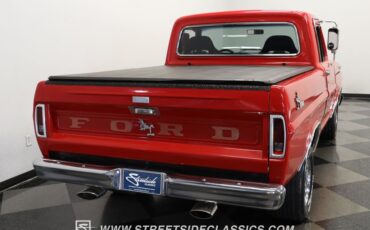 Ford-F-100-1967-Red-Metallic-Flake-Black-16