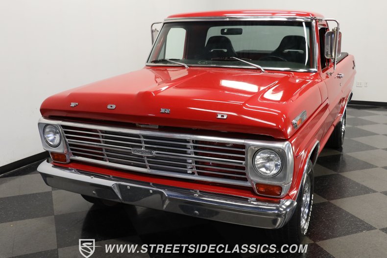 Ford-F-100-1967-Red-Metallic-Flake-Black-21