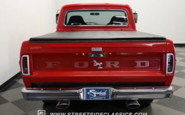 Ford-F-100-1967-Red-Metallic-Flake-Black-27