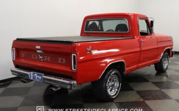 Ford-F-100-1967-Red-Metallic-Flake-Black-28
