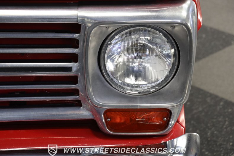 Ford-F-100-1967-Red-Metallic-Flake-Black-30