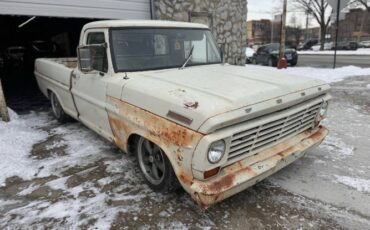 Ford-F-100-1967-White-1
