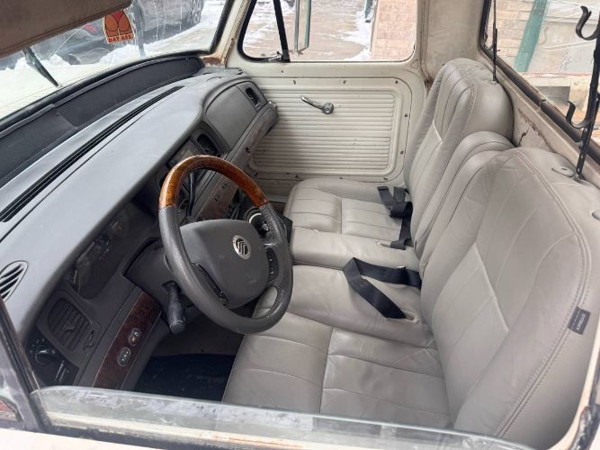 Ford-F-100-1967-White-2