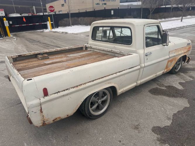 Ford-F-100-1967-White-9