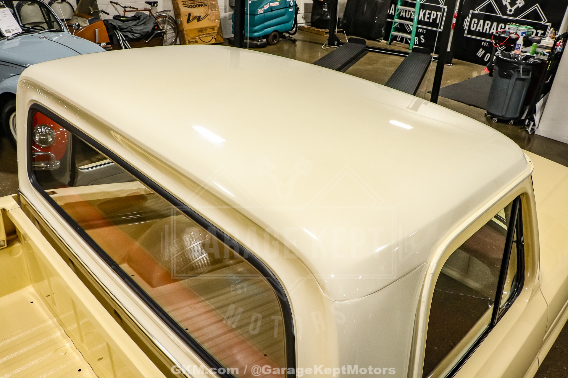Ford-F-100-1967-Yellow-Red-22