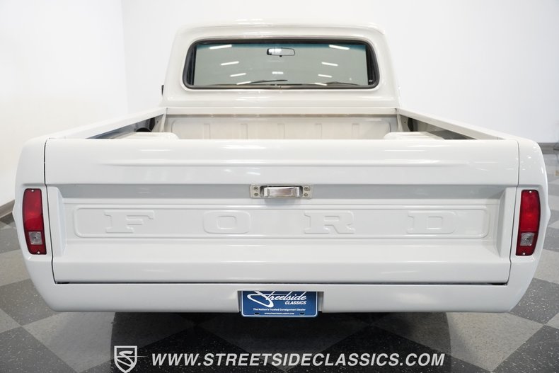 Ford-F-100-1968-Avalanche-Grey-Black-10