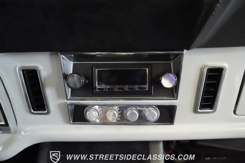 Ford-F-100-1968-Avalanche-Grey-Black-20
