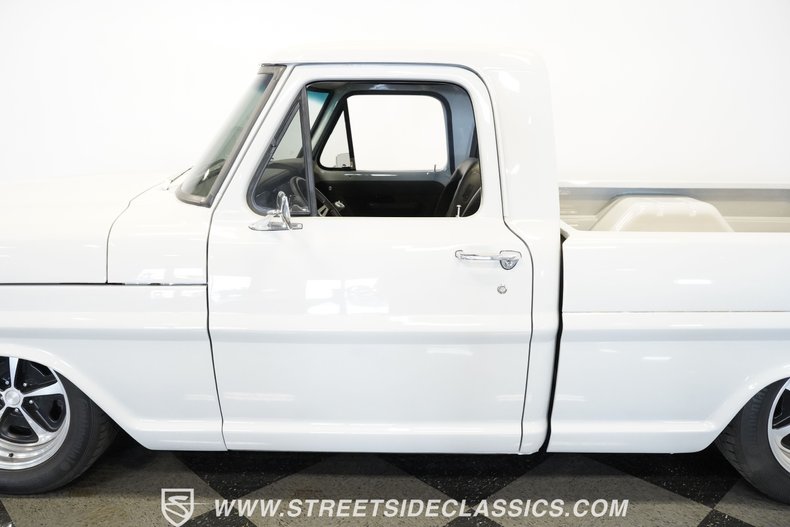 Ford-F-100-1968-Avalanche-Grey-Black-24