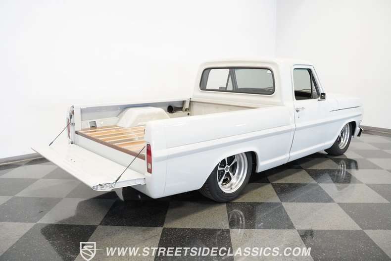 Ford-F-100-1968-Avalanche-Grey-Black-27