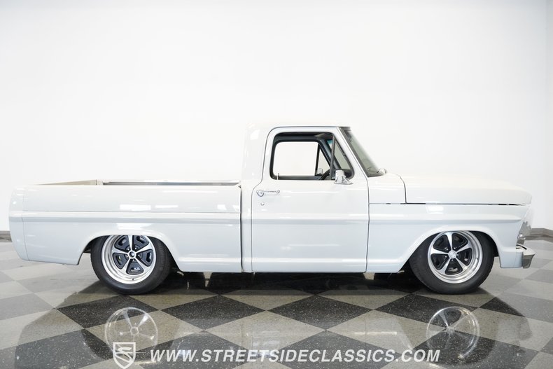 Ford-F-100-1968-Avalanche-Grey-Black-35