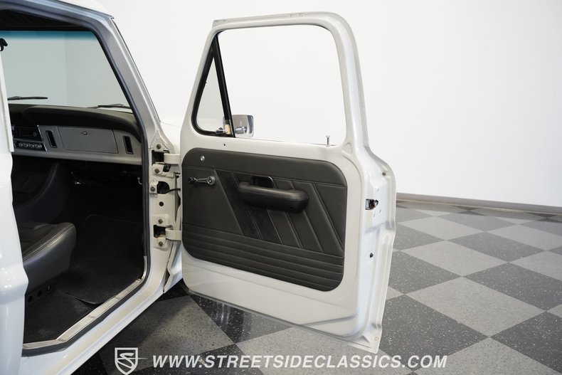 Ford-F-100-1968-Avalanche-Grey-Black-45
