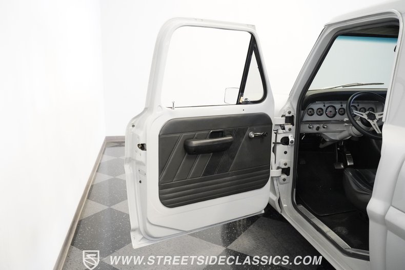 Ford-F-100-1968-Avalanche-Grey-Black-7