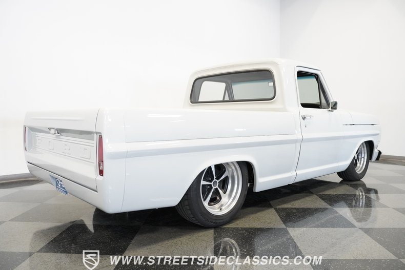Ford-F-100-1968-Avalanche-Grey-Black-9