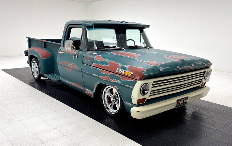 Ford-F-100-1968-Caribbean-Turquoise-Black-10