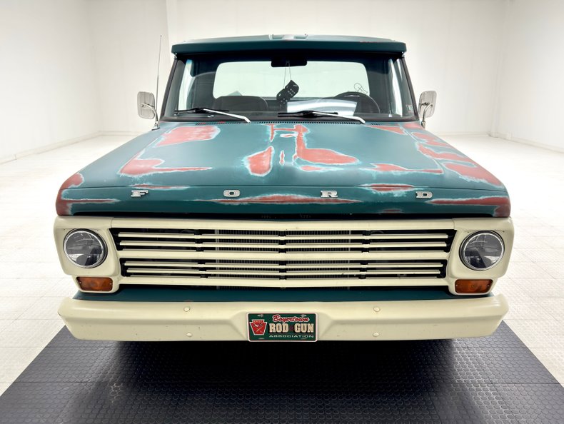 Ford-F-100-1968-Caribbean-Turquoise-Black-12