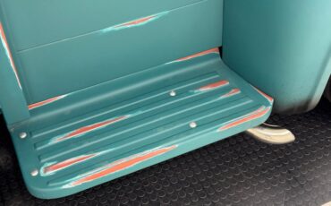 Ford-F-100-1968-Caribbean-Turquoise-Black-19