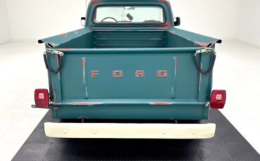 Ford-F-100-1968-Caribbean-Turquoise-Black-2