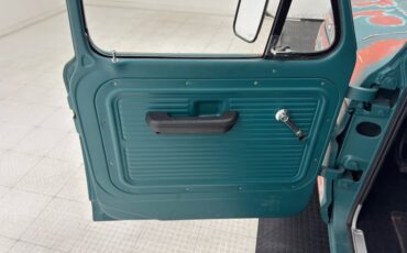 Ford-F-100-1968-Caribbean-Turquoise-Black-29