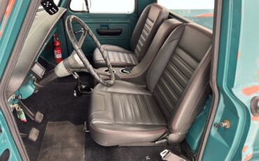 Ford-F-100-1968-Caribbean-Turquoise-Black-31
