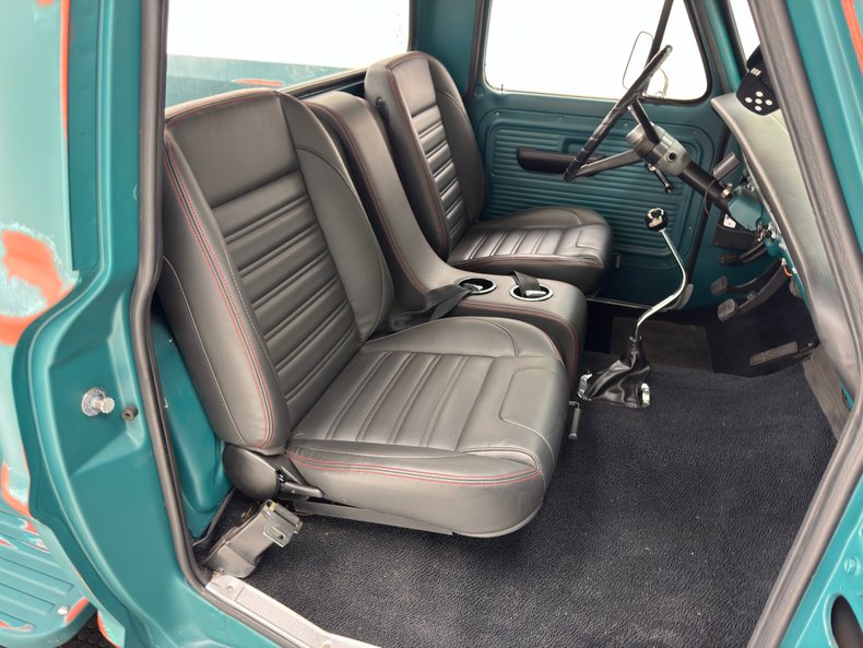 Ford-F-100-1968-Caribbean-Turquoise-Black-33