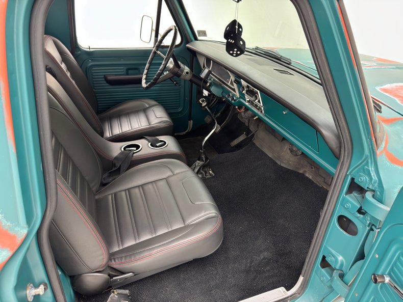 Ford-F-100-1968-Caribbean-Turquoise-Black-34