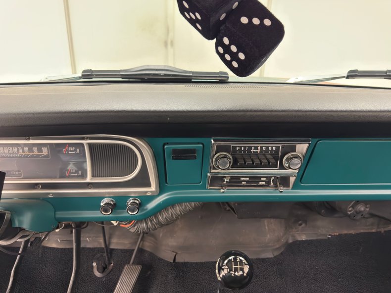 Ford-F-100-1968-Caribbean-Turquoise-Black-37