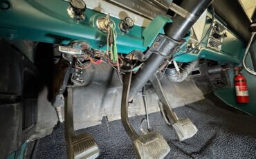 Ford-F-100-1968-Caribbean-Turquoise-Black-40