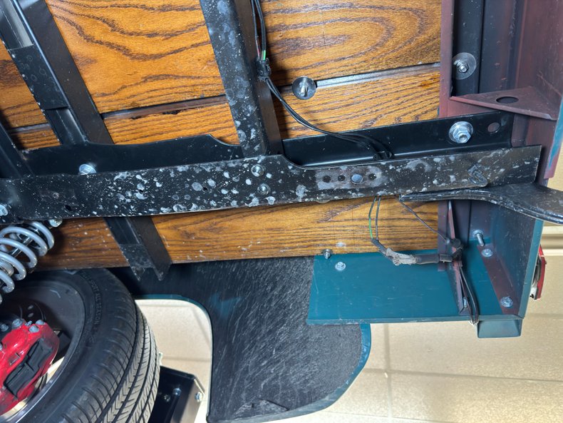 Ford-F-100-1968-Caribbean-Turquoise-Black-9