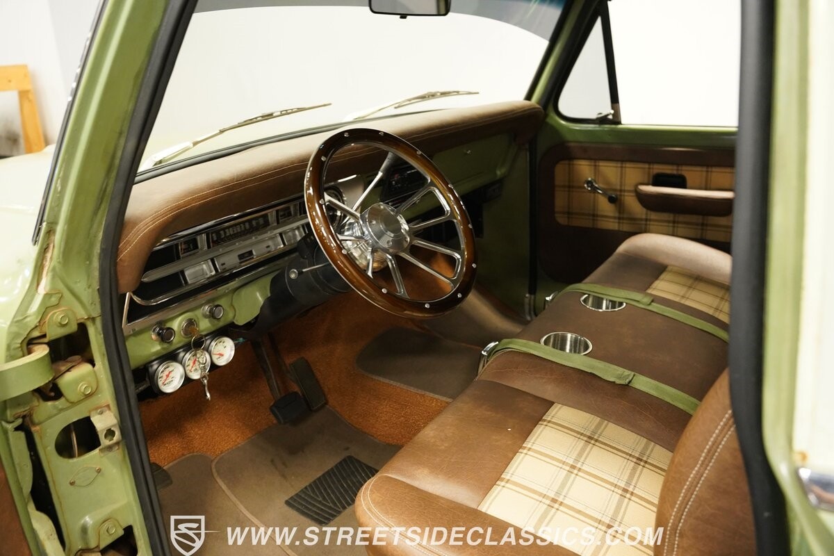 Ford-F-100-1971-Pickup-Truck-4